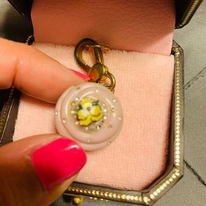 Juicy Couture Cupcake 🧁 Charm